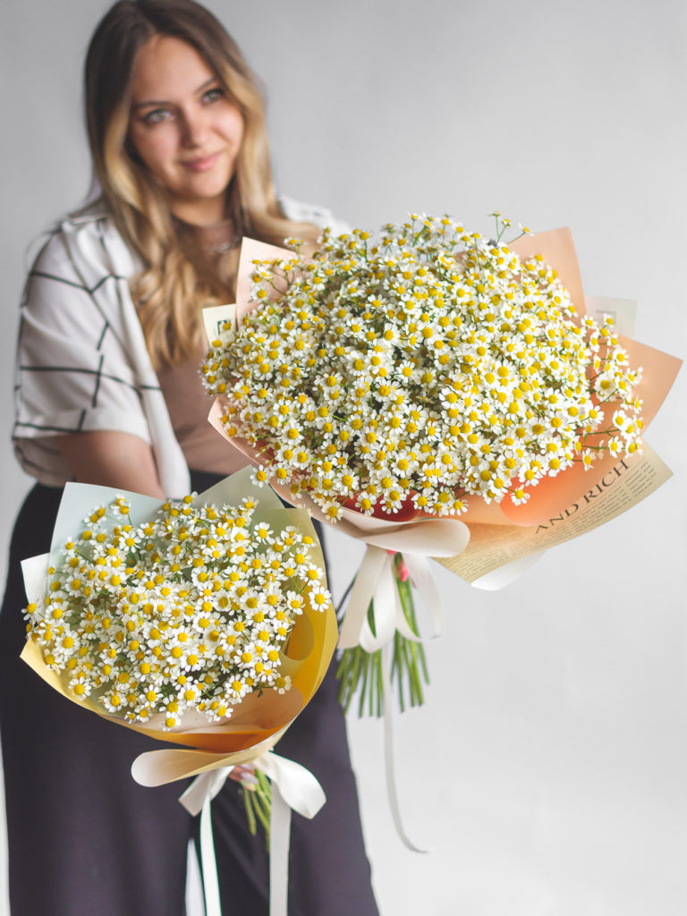Букеты кустовых ромашек